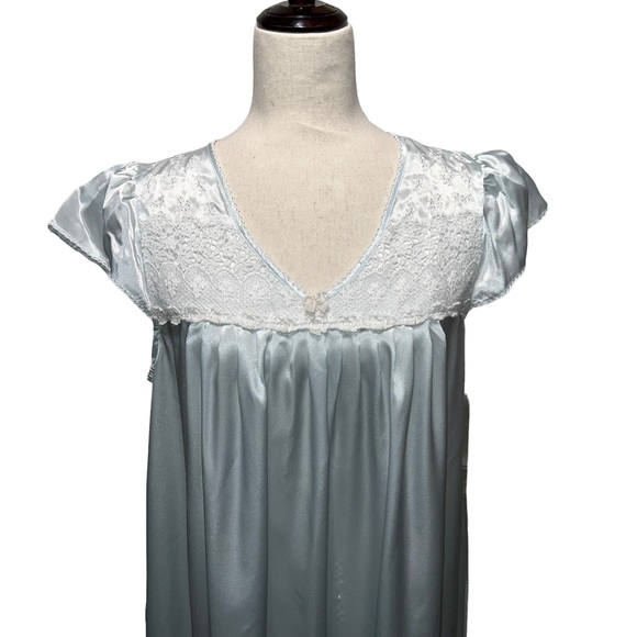 Oscar de la Renta Lace Trim Embellishment Nightgown - Picture 4 of 15